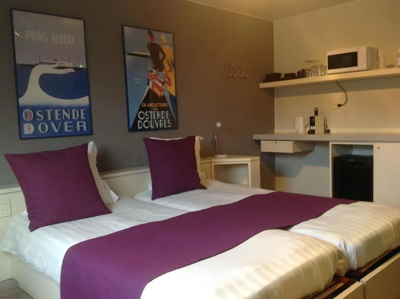 Gasthuis Melrose 'Puur Logies' Hotel Westende